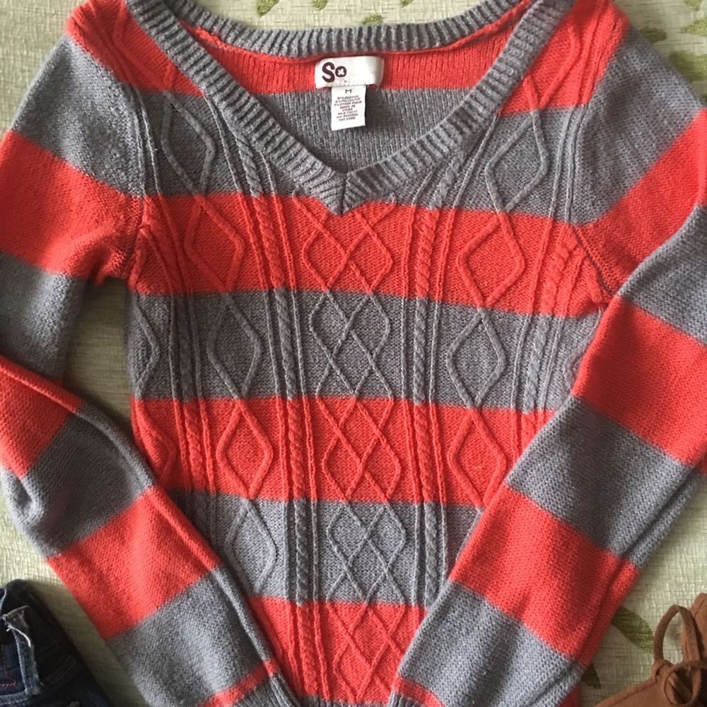Pullover sweater - Picture 2 of 3